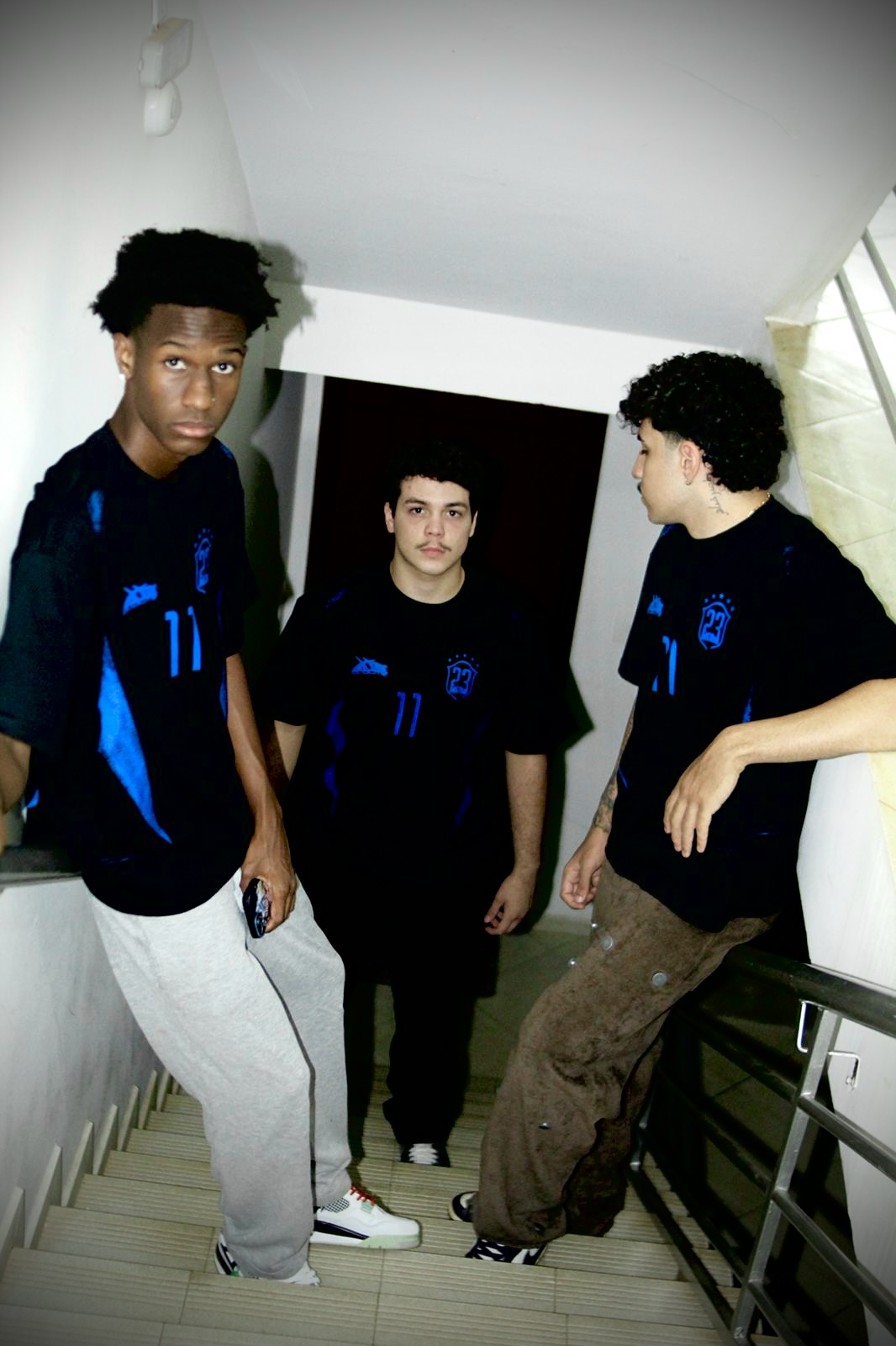 Imagem editorial da coleção 23CLOUT — Drop 02